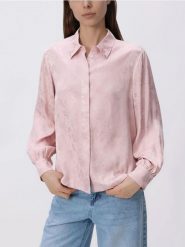 Koszula z ozdobnym detalem - pastelowy róż. Czerwone koszule damskie Reserved, l, bez wzorów, z wiskozy, bez kołnierzyka, bez ramiączek. Za 129.99 zł.