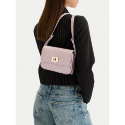 Torebka Nine West. Fioletowe listonoszki damskie Nine West, bez wzorów, bez dodatków. Za 199.99 zł.