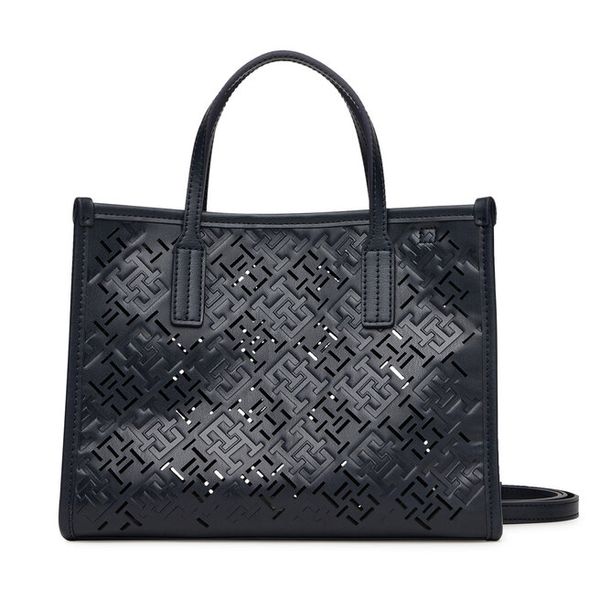 Torebka Tommy Hilfiger. Niebieskie torebki klasyczne damskie Tommy Hilfiger, bez dodatków. Za 349.99 zł.