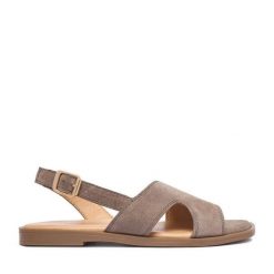 Sandały Lasocki. Brązowe sandały damskie Lasocki, bez wzorów, bez obcasa, na płaskiej podeszwie, bez zapięcia. Za 139.99 zł.
