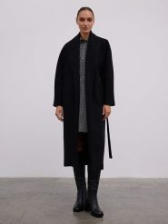 BGN Płaszcz przejściowy w kolorze czarnym rozmiar: 36. Czarne płaszcze damskie BGN, bez wzorów, z wełny, bez kaptura. Za 433.83 zł.