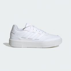 Buty Courtblock Bold. Białe obuwie sportowe damskie Adidas, bez zapięcia. Za 279.00 zł.