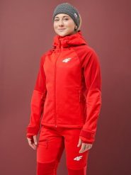 4F Kurtka softshell membrana 20000 damska - czerwona S. Czerwone kurtki damskie 4F, m, bez wzorów, z materiału, bez kaptura. W wyprzedaży za 399.99 zł.