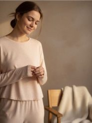 Piżama dwuczęściowa z melanżowej dzianiny - beżowy. Brązowe piżamy damskie Sinsay, bez wzorów, z dzianiny, bez ramiączek. Za 59.99 zł.