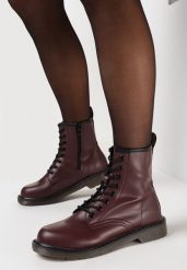 Bordowe Botki Workery za Kostkę Chiaras. Czerwone botki damskie Born2be, za kostkę, bez obcasa, na płaskiej podeszwie, bez zapięcia. Za 139.99 zł.