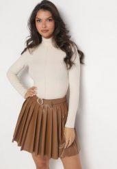 Jasnobeżowy Sweter Golf o Dopasowanym Kroju Ryler. Brązowe golfy damskie Born2be, m, z aplikacjami, z jeansu, bez ramiączek. Za 89.99 zł.