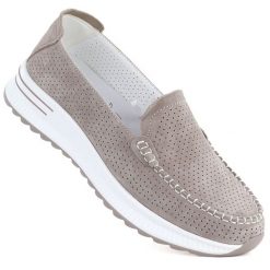 Skórzane mokasyny na grubej podeszwie ażurowe fango Jezzi 9793. Mokasyny damskie Jezzi, ze skóry, bez obcasa. Za 179.99 zł.