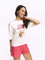 Dwuczęściowa piżama z nadrukiem - intensywny róż. Czerwone piżamy damskie Reserved, bez wzorów, z bawełny, bez ramiączek. Za 79.99 zł.