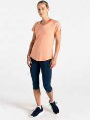 Dare 2b Koszulka sportowa "Vigilant Tee" w kolorze brzoskwiniowym rozmiar: 42. Pomarańczowe koszulki sportowe damskie Dare 2b, bez wzorów, z materiału, bez ramiączek, outdoorowe. Za 79.03 zł.
