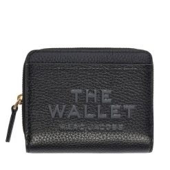 Portfel Marc Jacobs. Czarne portfele damskie Marc Jacobs, bez wzorów. Za 639.99 zł.