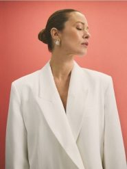 Marynarka z domieszką wełny - biały. Białe marynarki i żakiety damskie Reserved, l, bez wzorów, z lyocellu. Za 299.99 zł.