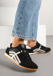 Czarne Sneakersy z Przeszyciami i Ozdobnymi Paskami na Boku Beniffa. Czarne obuwie sportowe damskie Born2be, bez zapięcia. Za 84.99 zł.