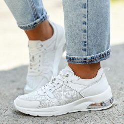 Białe skórzane sneakersy damskie S.Barski 22241. Białe obuwie sportowe damskie S.BARSKI, ze skóry, bez zapięcia. Za 159.00 zł.