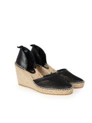 Pinko Espadryle "Patty" | 1H211A Y86A | Kobieta | Czarny. Czarne espadryle damskie Pinko, z aplikacjami, ze skóry, bez obcasa, na koturnie. W wyprzedaży za 499.00 zł.