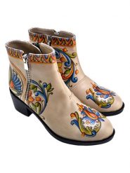 Goby Botki w kolorze beżowym ze wzorem rozmiar: 39. Brązowe botki damskie Goby, eleganckie, z okrągłym noskiem, bez obcasa, bez zapięcia. Za 347.99 zł.