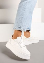 Białe Casualowe Sneakersy Vices na Niskiej Platformie Torila. Białe obuwie sportowe damskie Renee, z jeansu, bez zapięcia. Za 79.99 zł.
