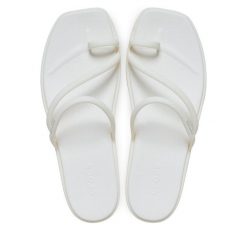 Japonki Crocs. Brązowe klapki damskie Crocs, bez wzorów, bez obcasa, bez zapięcia. Za 179.99 zł.