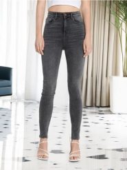 Jeansy skinny high waist - szary. Szare jeansy damskie Sinsay, z podwyższonym stanem. Za 59.99 zł.