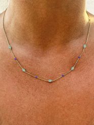 Nomad Pozłacany naszyjnik z elementami ozdobnymi - dł. 39 cm rozmiar: onesize. Niebieskie naszyjniki damskie Nomad, pozłacane. Za 150.45 zł.