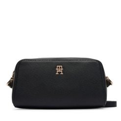 Torebka Tommy Hilfiger. Czarne listonoszki damskie Tommy Hilfiger, bez wzorów, bez dodatków. Za 449.99 zł.