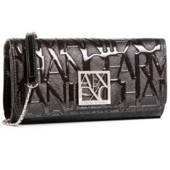 Torebka Armani Exchange. Czarne torebki wieczorowe damskie Armani Exchange, bez wzorów, bez dodatków. Za 339.99 zł.