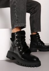 Czarne Trapery w Casualowym Stylu z Futerkowym Zdobieniem na Języku Taniapea. Czarne trapery damskie Renee, z jeansu, bez zapięcia. Za 119.99 zł.