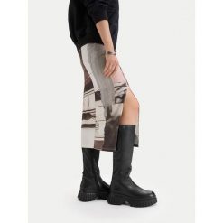 Kozaki G-Star. Czarne kozaki damskie G-Star, bez obcasa, na płaskiej podeszwie, bez zapięcia. Za 549.99 zł.
