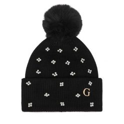 Czapka Guess. Czarne czapki damskie Guess, na zimę, z aplikacjami. Za 154.99 zł.