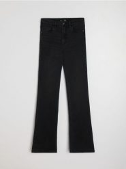 Jeansy flare mid waist - czarny. Czarne jeansy damskie Sinsay. Za 59.99 zł.