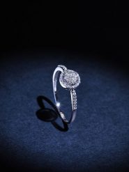 ATELIER DU DIAMANT Złoty pierścionek "Philomène" z diamentami rozmiar: 60. Szare pierścionki damskie ATELIER DU DIAMANT, z diamentem, złote. Za 1,261.99 zł.