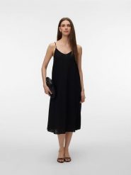 Vero Moda Sukienka w kolorze czarnym rozmiar: M. Czarne sukienki damskie Vero Moda, bez wzorów, bez ramiączek. Za 114.44 zł.