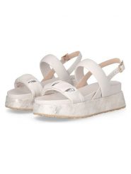 Liu Jo Sandały w kolorze białym na koturnie rozmiar: 41. Białe sandały damskie Liu Jo, bez wzorów, z otwartym noskiem, bez obcasa, na koturnie, bez zapięcia. Za 265.39 zł.