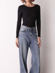 COTONELLA Koszulka w kolorze czarnym rozmiar: M. Czarne bluzki damskie Cotonella, m, bez wzorów, z bawełny, bez kołnierzyka, bez ramiączek. Za 61.31 zł.