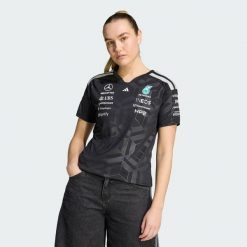 Koszulka Mercedes - Amg Petronas Formula 1 Team Driver. Czarne bluzki damskie Adidas, bez wzorów, bez kołnierzyka, bez ramiączek. Za 369.00 zł.