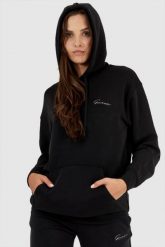 GUESS Czarna bluza damska ze srebrnym logo i kapturem. Czarne bluzy damskie Guess, s, z aplikacjami, z kapturem. W wyprzedaży za 289.99 zł.