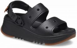 Klapki Dla Dorosłych Crocs Classic Hiker Xscape. Brązowe klapki damskie Crocs, bez wzorów, z materiału, bez obcasa, bez zapięcia. Za 202.99 zł.