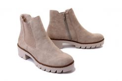 RIEKER X5772-60 beige, botki damskie. Brązowe botki damskie Rieker, na zimę, bez obcasa, na obcasie, bez zapięcia. Za 339.90 zł.