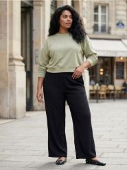 Jeansy bootcut z wysokim stanem plus size - czarny. Czarne jeansy damskie Sinsay, z podwyższonym stanem, plus size. Za 79.99 zł.