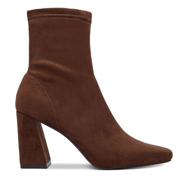 Botki DeeZee. Brązowe botki damskie DeeZee, bez obcasa, na słupku, bez zapięcia. Za 179.99 zł.