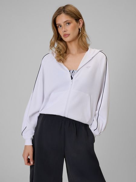 4F Bluza dresowa regular z kapturem damska - biała M. Białe bluzy damskie 4F, m, bez wzorów, z dresówki. Za 179.99 zł.