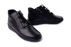 SOLO 026T czarny, półbuty damskie. Czarne botki damskie Solo, na zimę, bez obcasa, bez zapięcia. Za 309.90 zł.