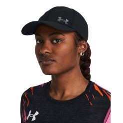 Damska czapka z daszkiem Under Armour Launch Adjustable. Czarne czapki z daszkiem damskie Under Armour, bez wzorów, z materiału. Za 153.70 zł.