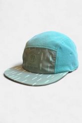 Zimowa czapka z polaru Unisex dla dorosłych z 5 panelami - migdałowa. Niebieskie czapki z daszkiem damskie AFTER ESSENTIALS, na zimę, bez wzorów, z materiału. Za 66.00 zł.