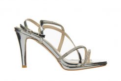 Sandały Bayla-187 587-9083 Silver 187137, Srebrny, Skóra ekologiczna - 36. Szare sandały damskie Bayla, bez wzorów, z lakierowanej skóry, bez obcasa, na platformie, bez zapięcia. W wyprzedaży za 179.10 zł.