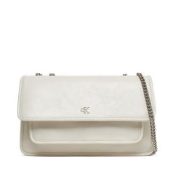 Torebka Calvin Klein Jeans. Torebki klasyczne damskie Calvin Klein Jeans, z jeansu, bez dodatków. Za 349.99 zł.