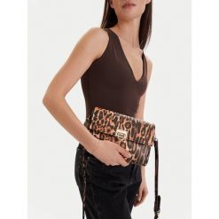 Torebka JENNY. Brązowe listonoszki damskie Jenny, bez wzorów, bez dodatków. Za 119.99 zł.