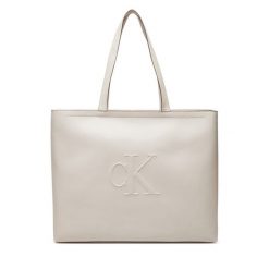Torebka Calvin Klein Jeans. Torebki klasyczne damskie Calvin Klein Jeans, z jeansu, bez dodatków. Za 319.99 zł.
