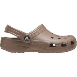 Klapki dla dorosłych Crocs Classic. Niebieskie klapki damskie Crocs, bez wzorów, bez obcasa, bez zapięcia. Za 169.99 zł.