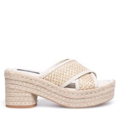 Espadryle Nine West. Brązowe espadryle damskie Nine West, bez wzorów, bez obcasa. Za 137.99 zł.