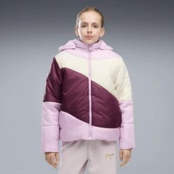 Młodzieżowa pikowana kurtka ocieplana o luźnym kroju PUMA. Fioletowa kurtki damskie Puma, m, bez wzorów, z materiału, z kapturem. Za 349.00 zł.